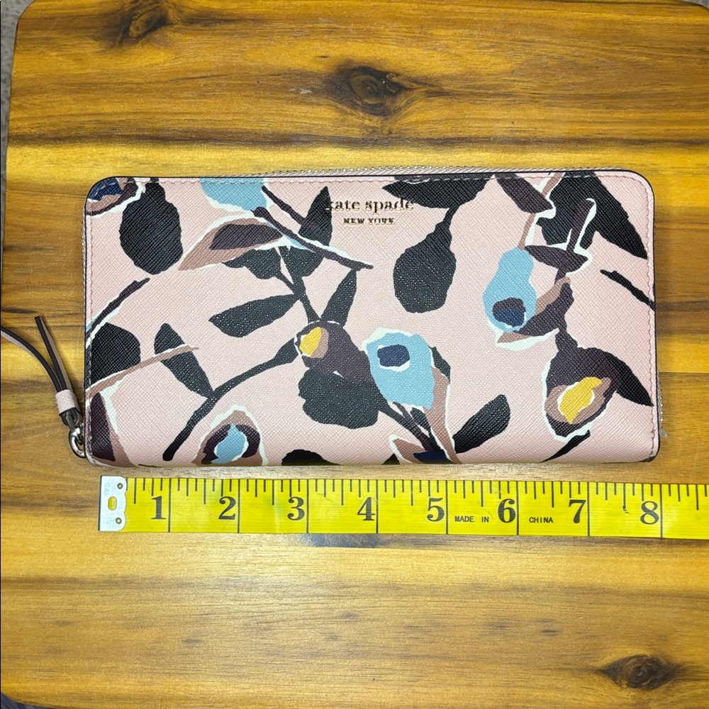 🌸♠️ Kate Spade Floral Wallet ♠️🌸 - Picture 7 of 8